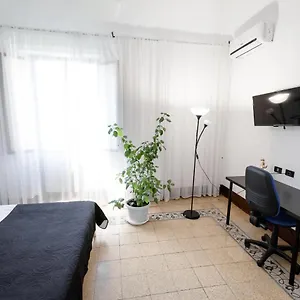 Casa Di Alessandro E Oksana Aeroporto di Catania Fontana Rossa